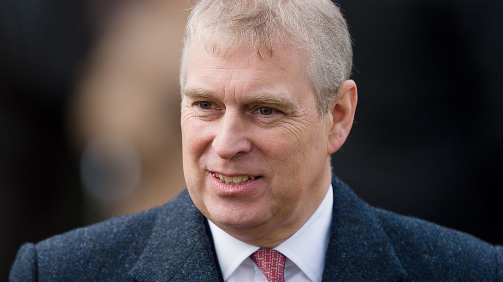 Le prince Andrew défonce une grille pour ne pas rouler un kilomètre de plus !