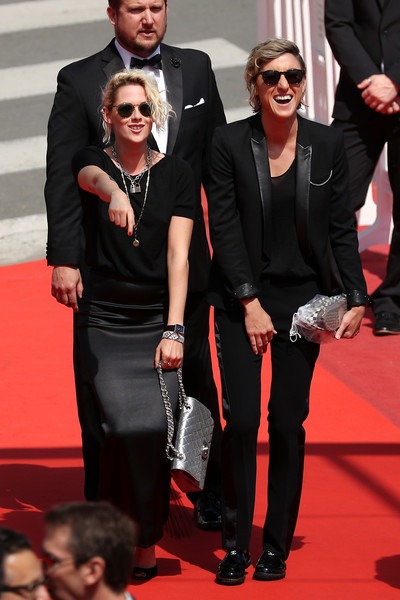 Cannes 2016 : La montée des marches de Kristen Stewart fait jaser