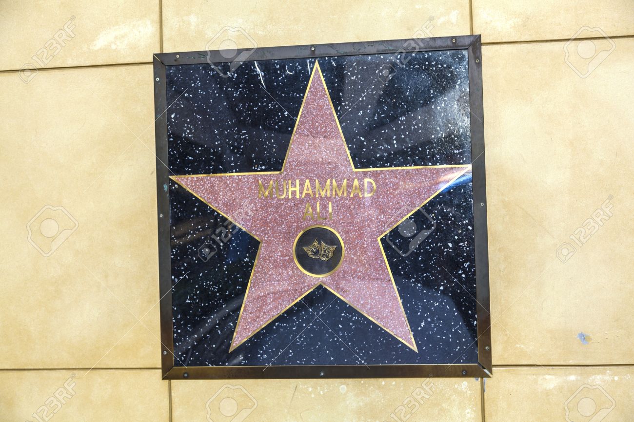 Mohamed Ali : Pourquoi son étoile n'est pas sur le sol du Hollywood Boulevard ?