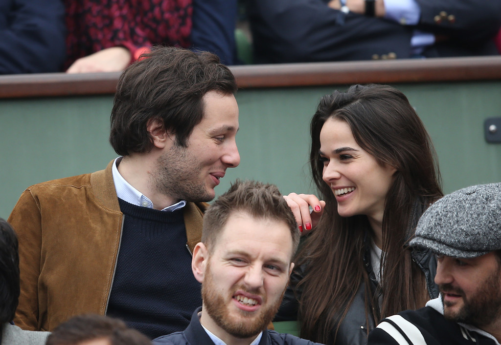 Vianney en couple : Tendre et câlin à Roland-Garros avec une charmante brune
