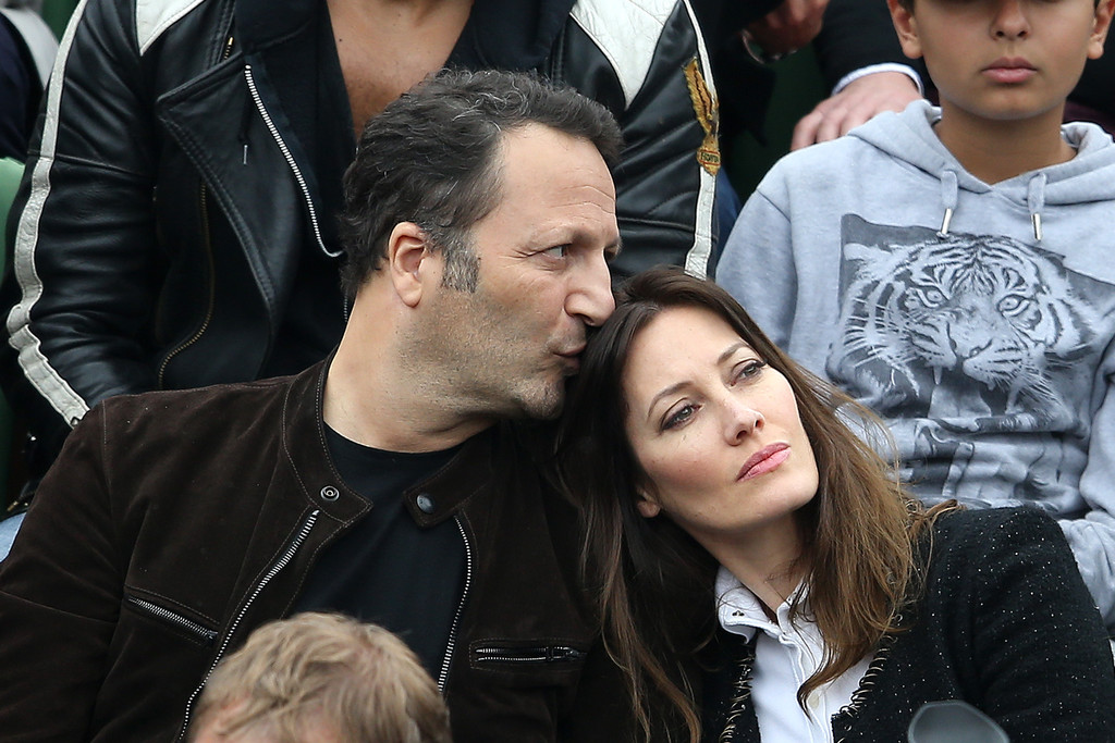  Arthur et sa compagne Mareva Galanter;People dans les tribunes de la finale homme des internationaux de France de Roland Garros à Paris le 5 juin 2016