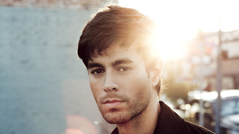 Le cadeau très particulier d'un fan à Enrique Iglesias