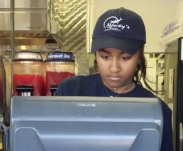 Un job d'été pas comme les autres pour la petite Sasha Obama
