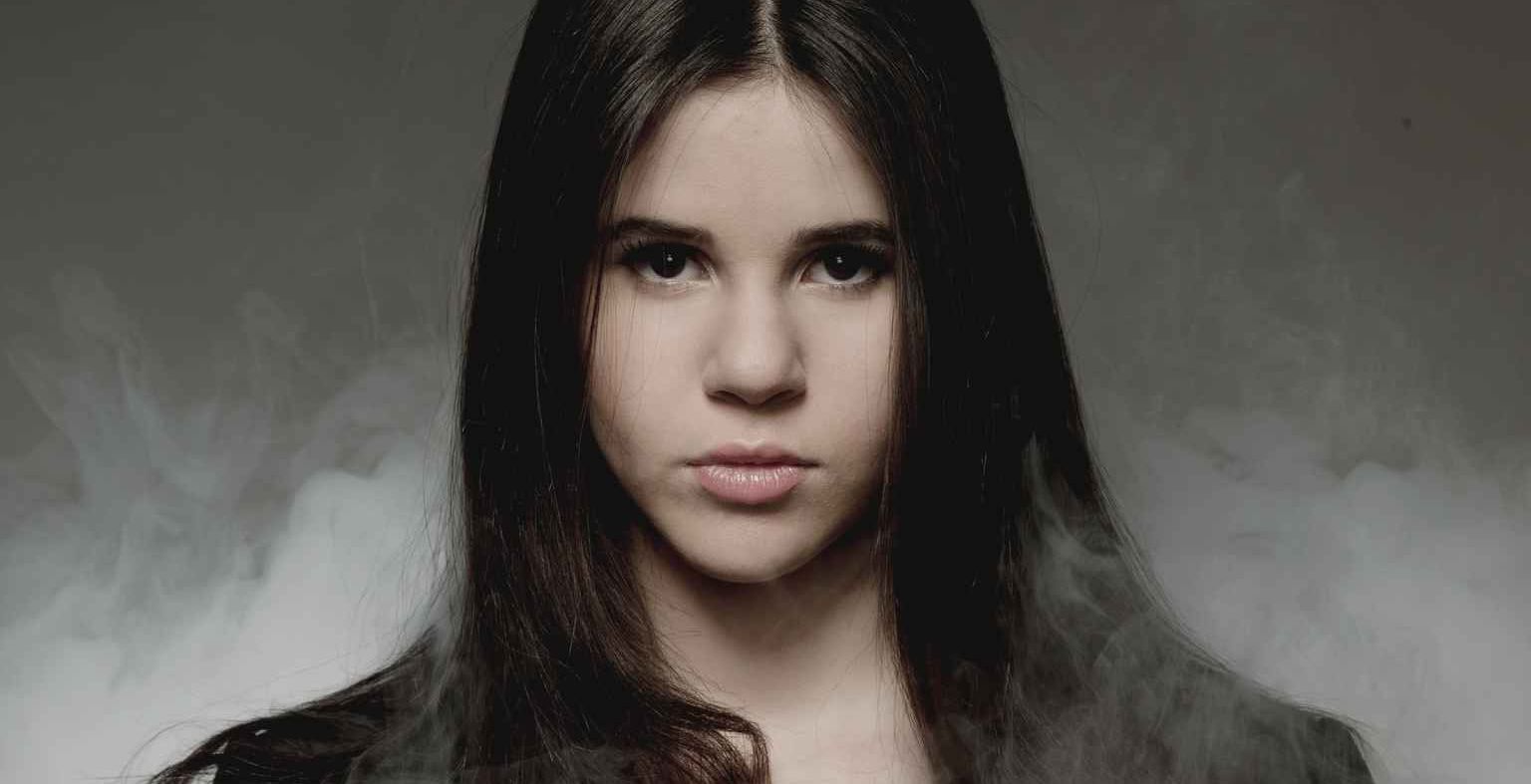 Marina Kaye : Une chanteuse aux lourds secrets