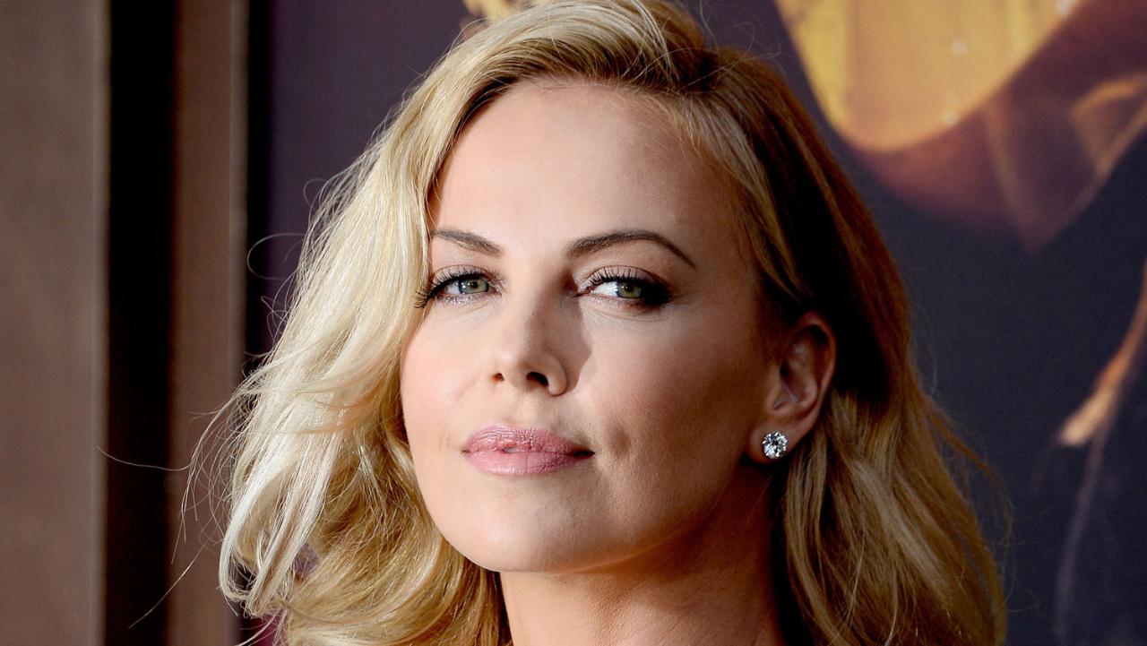 Charlize Theron a pris 15 kilos ! Elle est méconnaissable