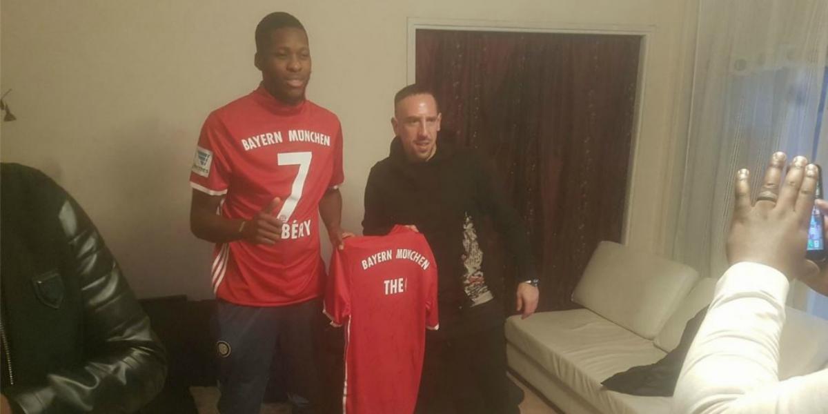Aulnay-Sous-Bois : Après Franck Ribéry, une star du PSG apporte son soutien à Théo