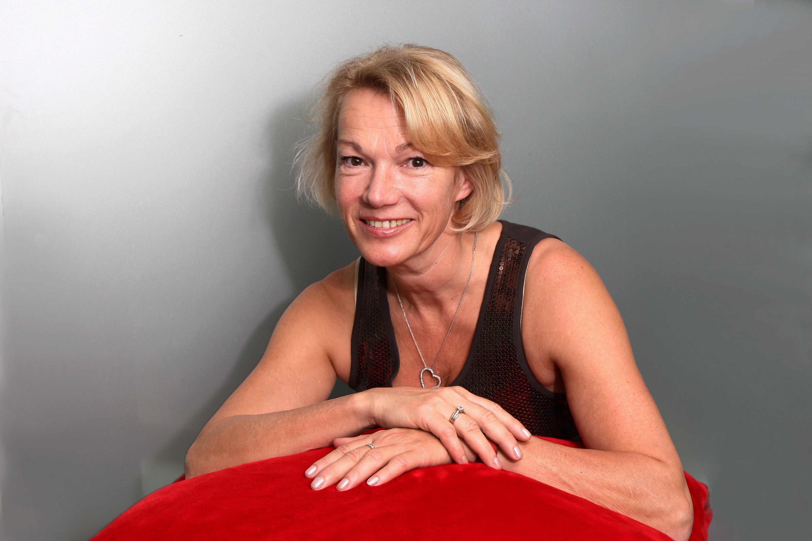 Brigitte Lahaie se confie sur ses débuts dans l'industrie du X