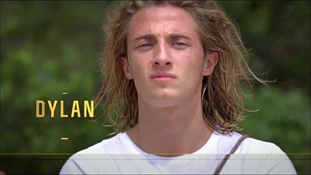 #KohLanta : Dylan bientôt sous contrat avec Gucci grâce à ses mocassins ? La marque répond !