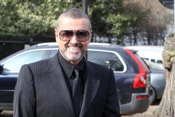 Mort de George Michael : Son compagnon s'emporte sur Twitter