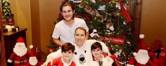Céline Dion dort avec ses jumeaux depuis la mort de son mari René Angélil