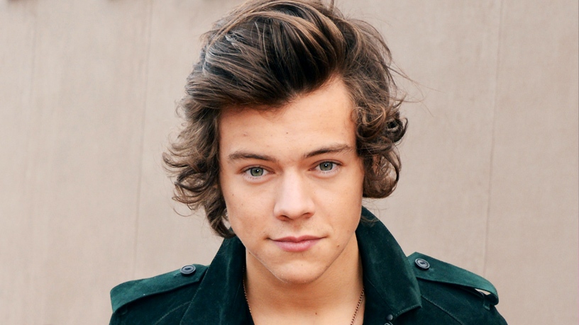 Harry Styles lance sa carrière solo avec « Sign of the Times »