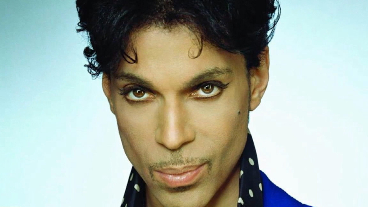 La liaison secrète entre Prince et une candidate de &quot;The Voice&quot; est enfin dévoilée !