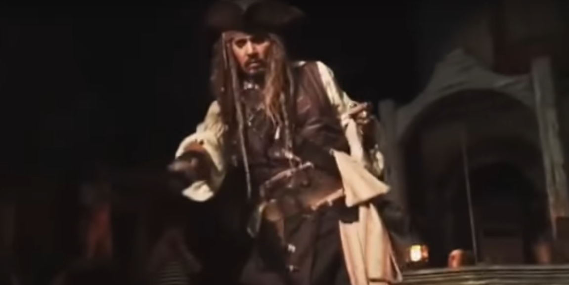 Quand Johnny Depp surprend ses fans à Disneyland