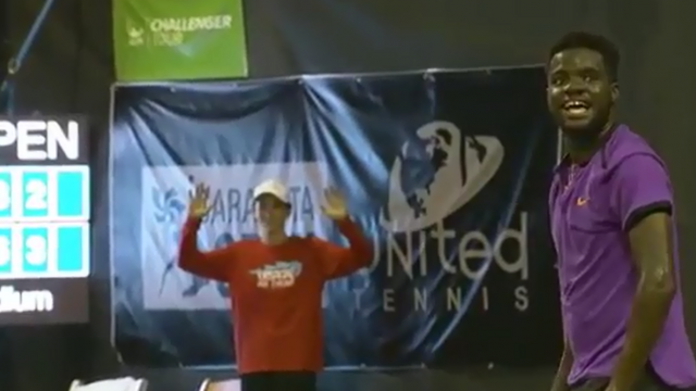 Quand un match de tennis est perturbé... par des ébats sexuels trop bruyants !