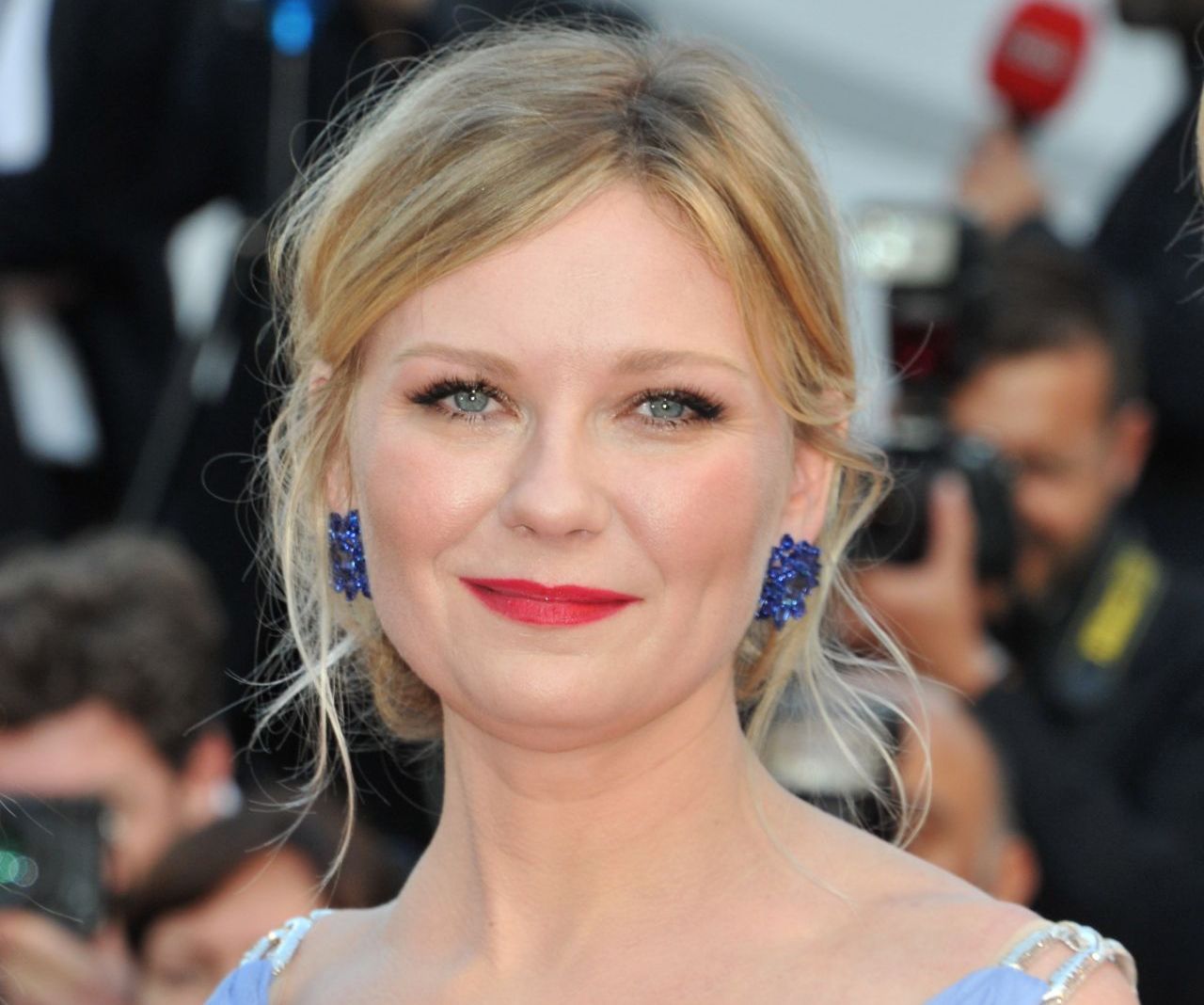 Cannes 2017 : Kirsten Dunst en larmes sur le tapis rouge, l'image forte du Festival