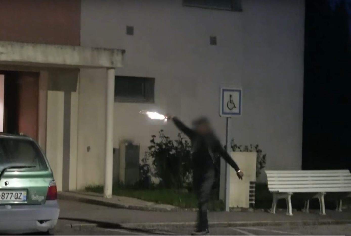 Deux youtubeurs se font tirer dessus lors d’une caméra cachée !