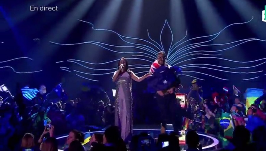 #Eurovision : Un spectateur devient la star de la soirée en montrant ses fesses !