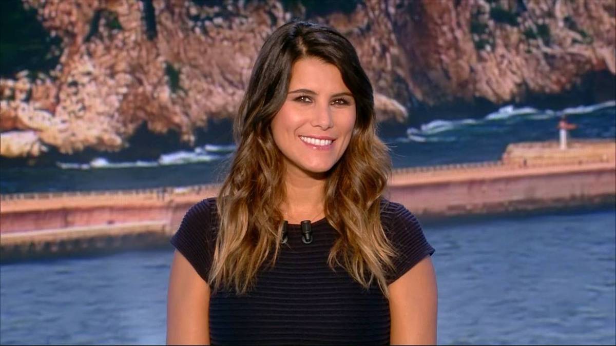 Karine Ferri affole la toile avec un incroyable décolleté ! (PHOTO)