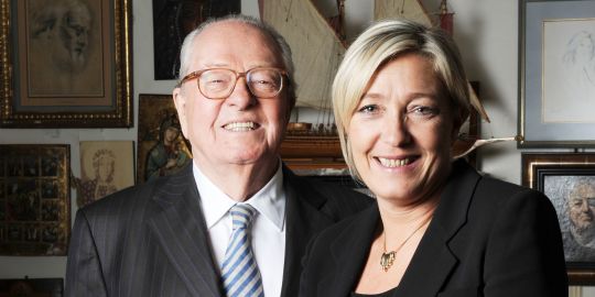 Présidentielle 2017 : Marine Le Pen sévèrement taclée par... son propre père !