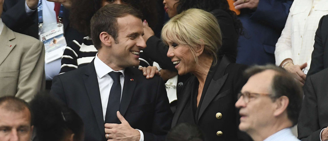 Emmanuel et Brigitte Macron s'en donnent à cœur joie au concert de Johnny !