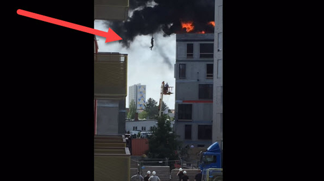 Choc: cet homme est coincé au milieu des flammes jusqu’à que ...