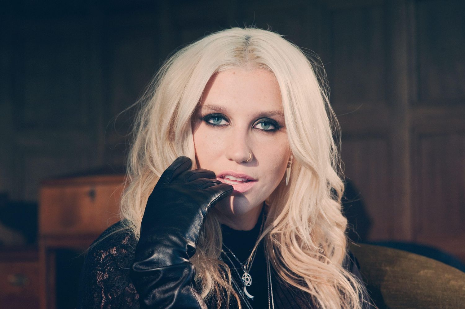 Kesha est de retour avec un nouveau single : &quot;Praying&quot;