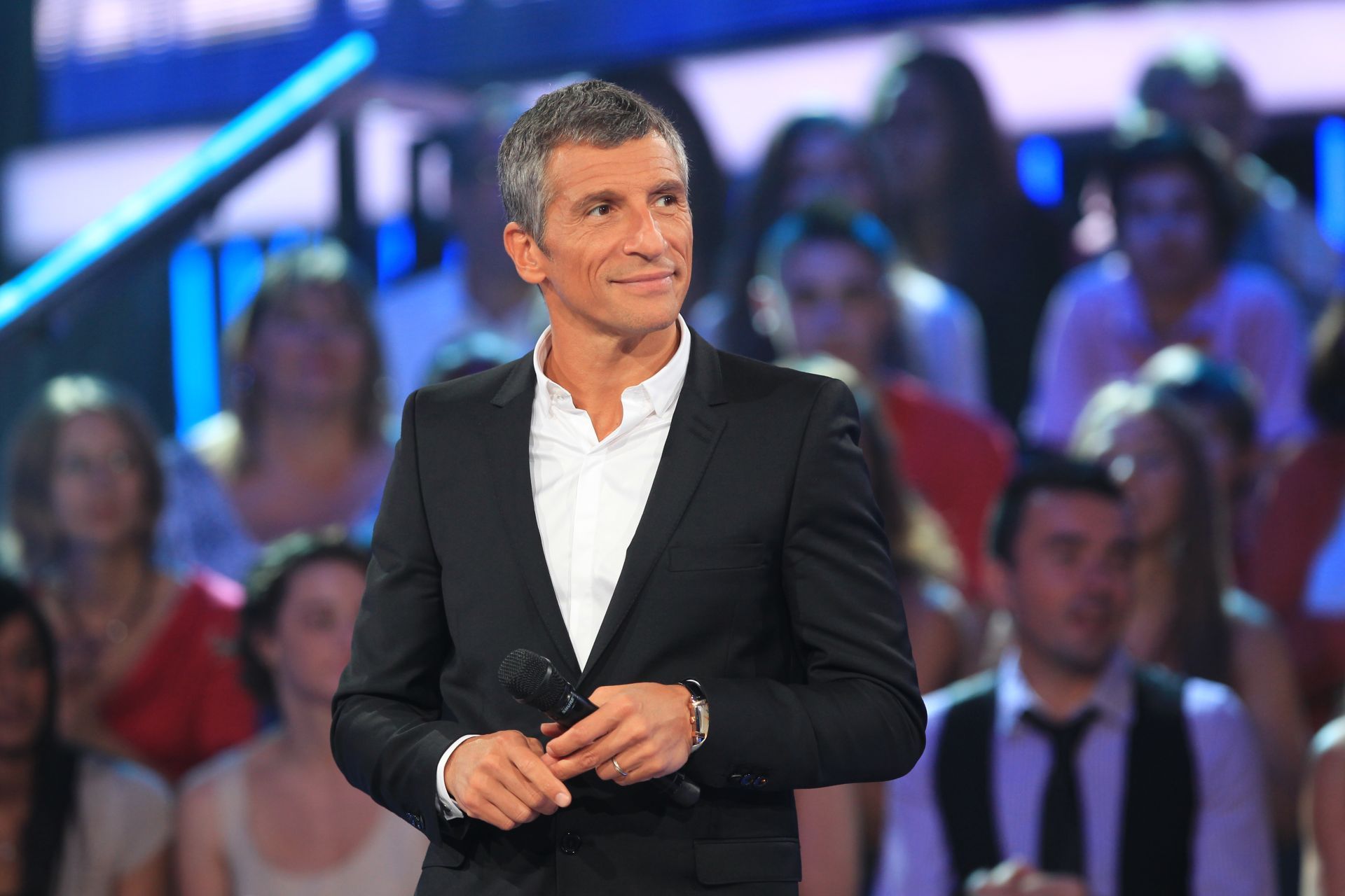 Nagui se paie Donald Trump en plein direct.