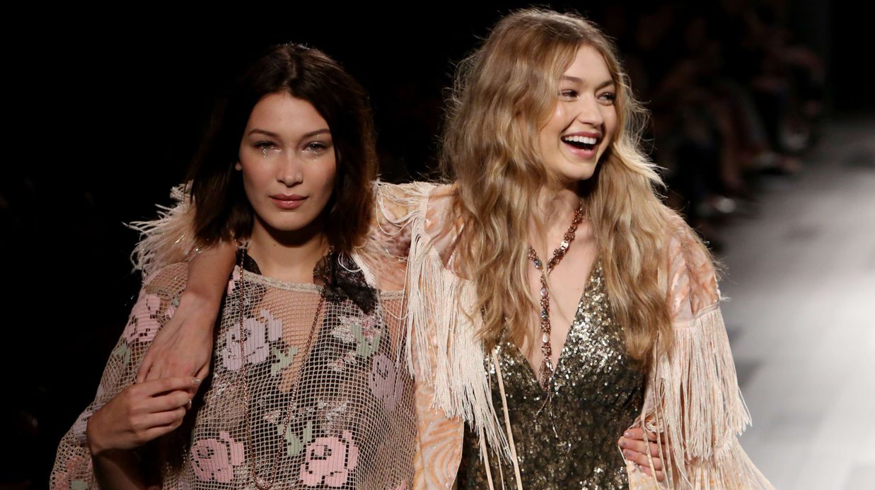 Gigi Hadid : elle défile sur le podium avec une seule chaussure !