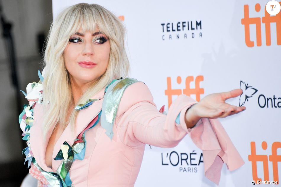 Lady Gaga : les internautes pensent qu'elle a tout inventé sur sa maladie, elle répond !
