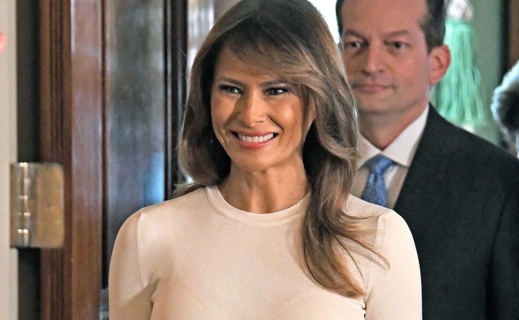 Melania Trump attire tous les regards avec sa tenue osée