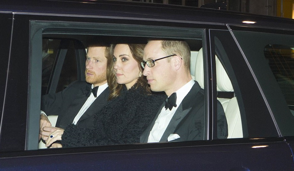 Meghan Markle absente de l'anniversaire de mariage de la reine : La petite amie du prince Harry boudée ?