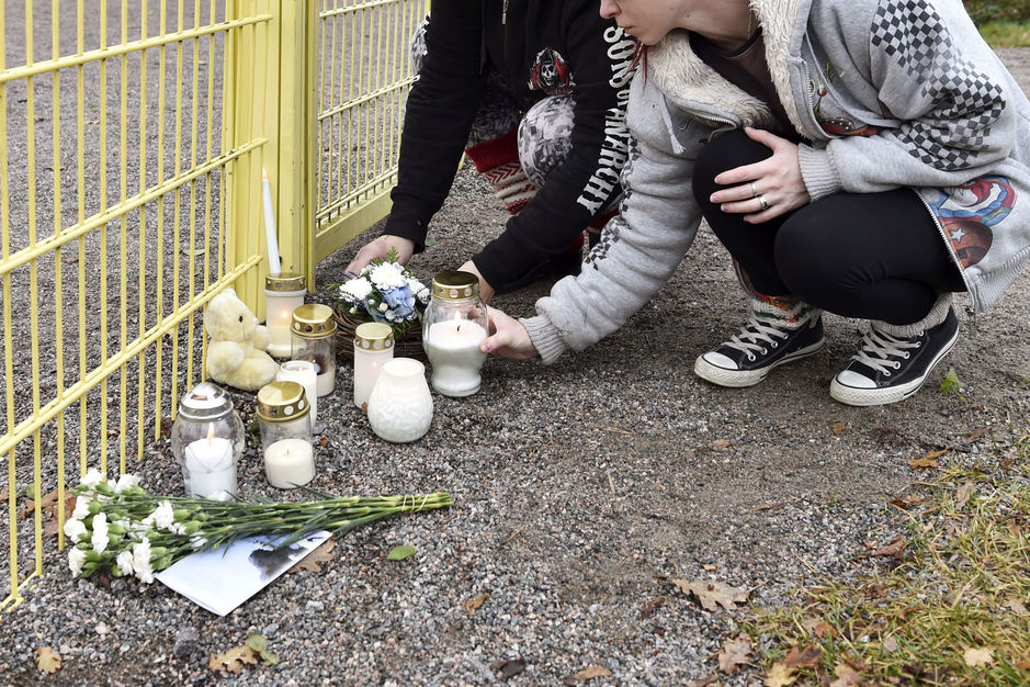 Finlande : Un enfant de trois ans meurt après avoir été poignardé par son père