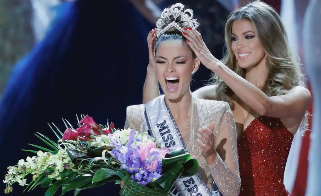 Miss Univers : Iris Mittenaere cède sa couronne à Miss Afrique du Sud