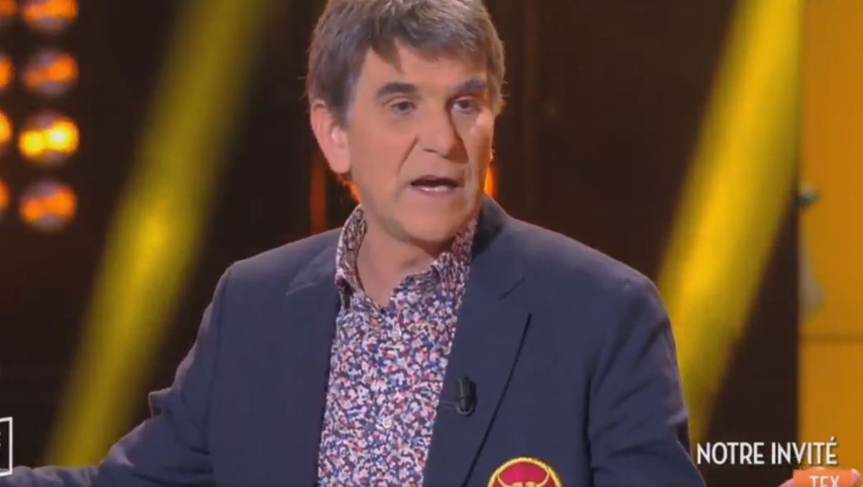 Tex fait une blague douteuse en plein direct sur C8