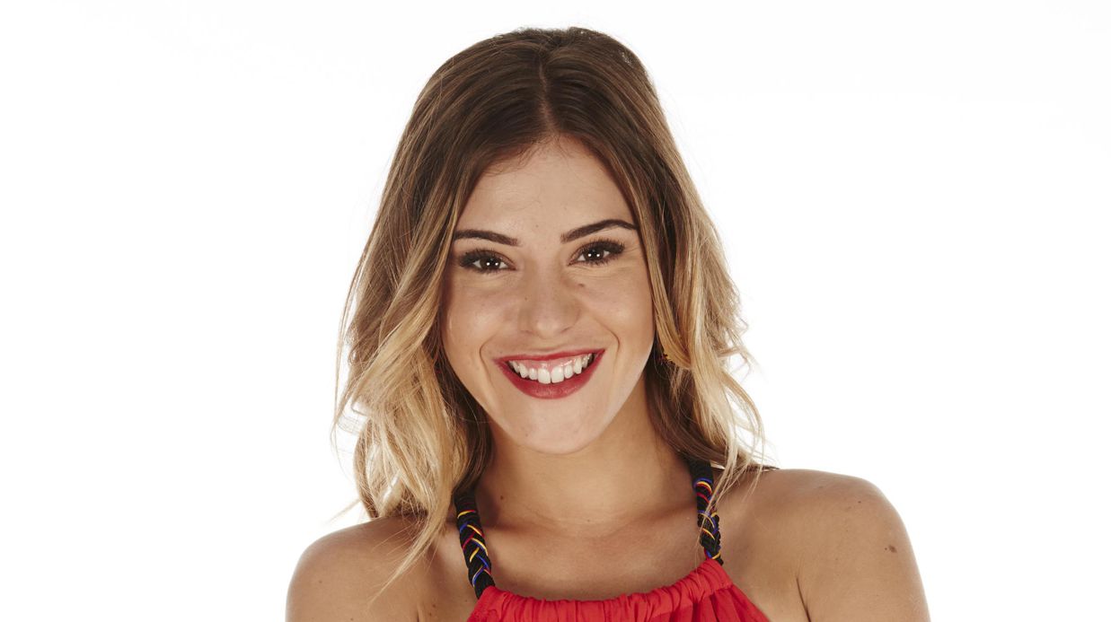 Secret Story 11 : Barbara a une nouvelle coiffure et ça change !