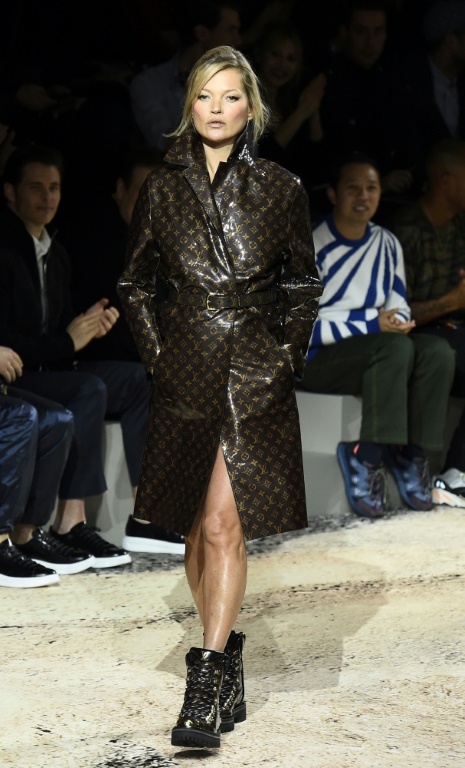 Mode: Kate Moss et Naomi Campbell sur le podium de Vuitton homme
