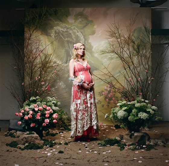 Kristen Dunst enceinte de son premier enfant : Les sublimes photos de son baby bump