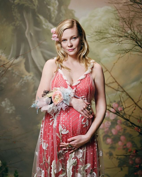 Kristen Dunst enceinte de son premier enfant : Les sublimes photos de son baby bump