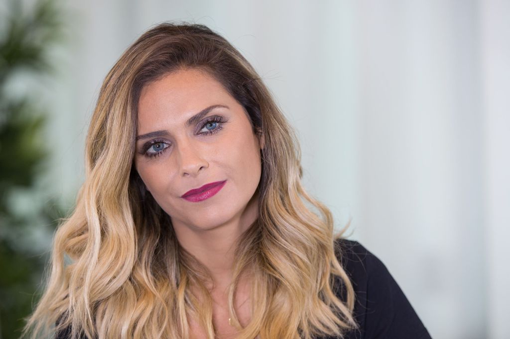 Clara Morgane débute 2018 pleine de charme !