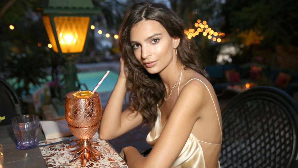 Chaud devant, Emily Ratajkowski totalement nue sur la Toile !