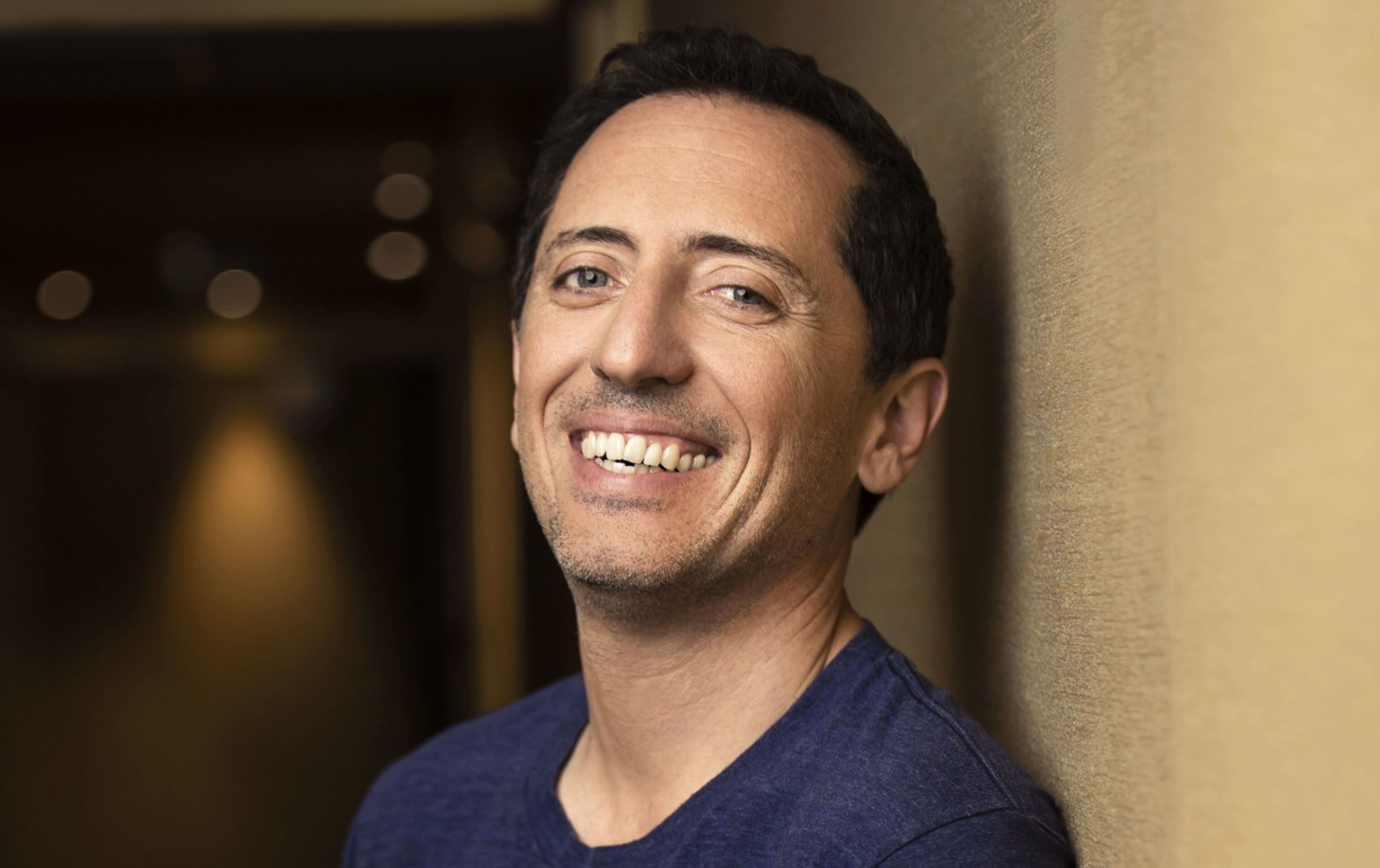 Gad Elmaleh change complètement de look : Ses fans mitigés !