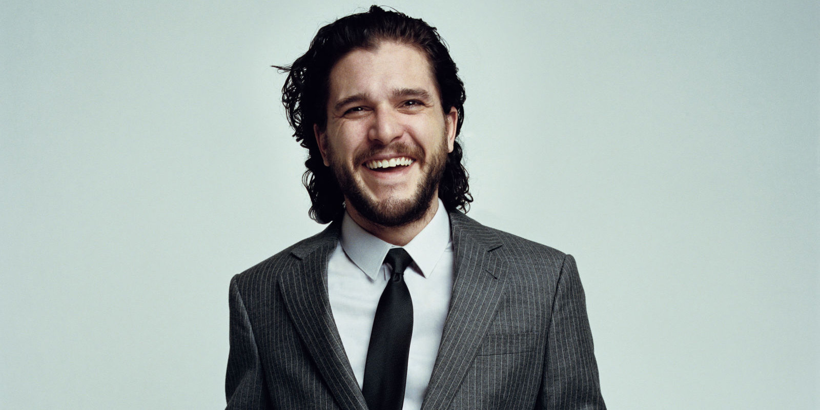 Game of Thrones : Kit Harington totalement bourré dans un bar, la vidéo fait le buzz !