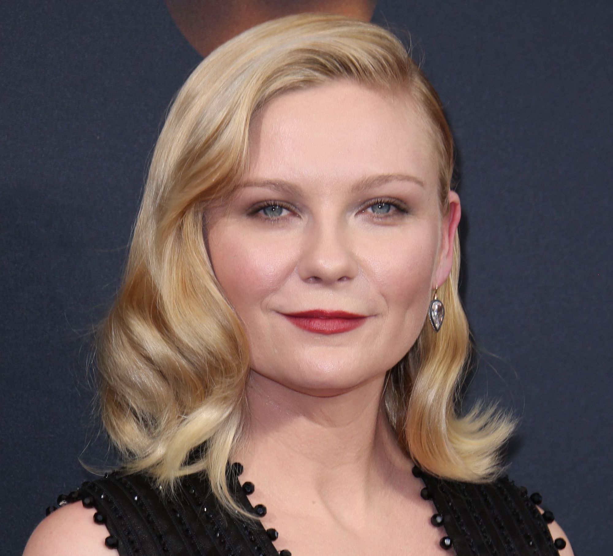 Kristen Dunst enceinte de son premier enfant : Les sublimes photos de son baby bump