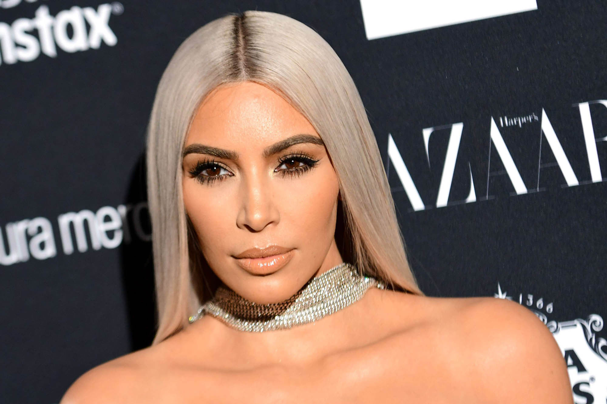 Kim Kardashian expose (encore) ses seins sur la Toile
