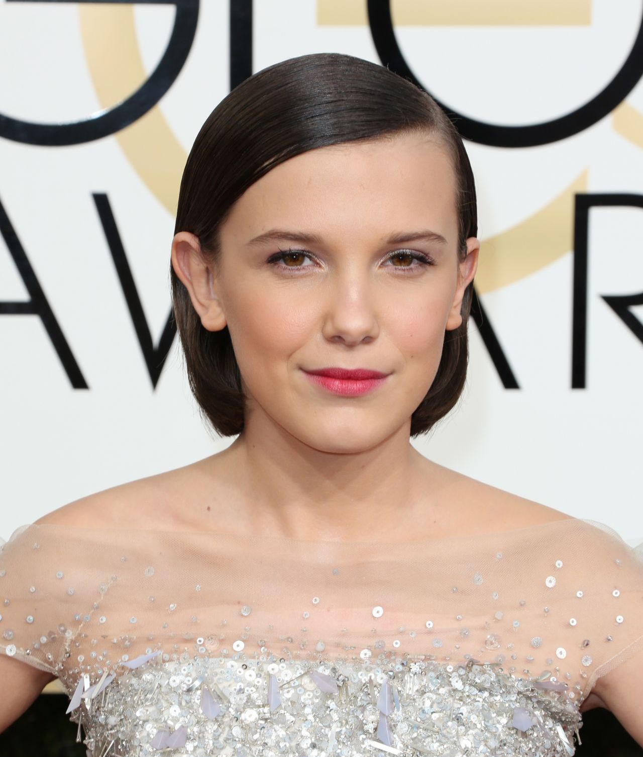 Stranger Things : Millie Bobby Brown est en couple avec un jeune chanteur !