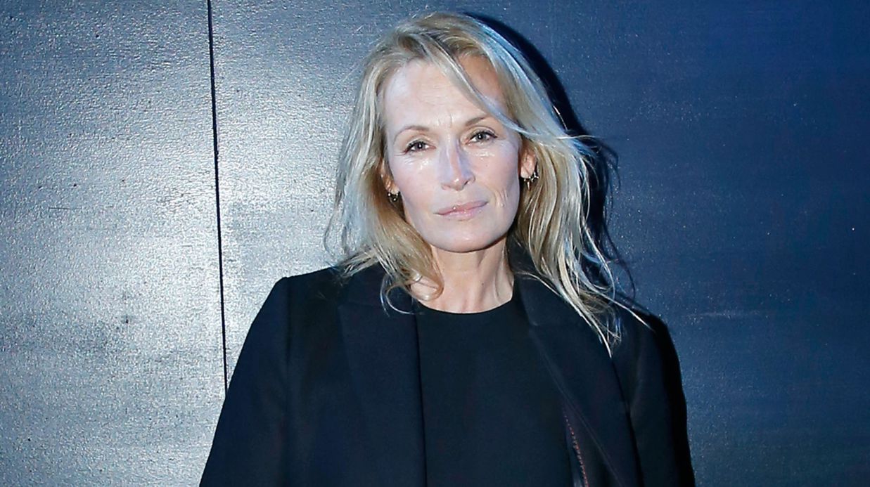 Estelle Lefébure : Brouillée avec Laeticia Hallyday, elle trouve du réconfort auprès de ses enfants