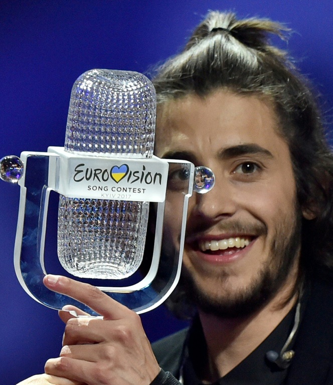 Portugal : le vainqueur de l'Eurovision dit avoir la voix "fragile" apr&egrave;s une greffe du coeur