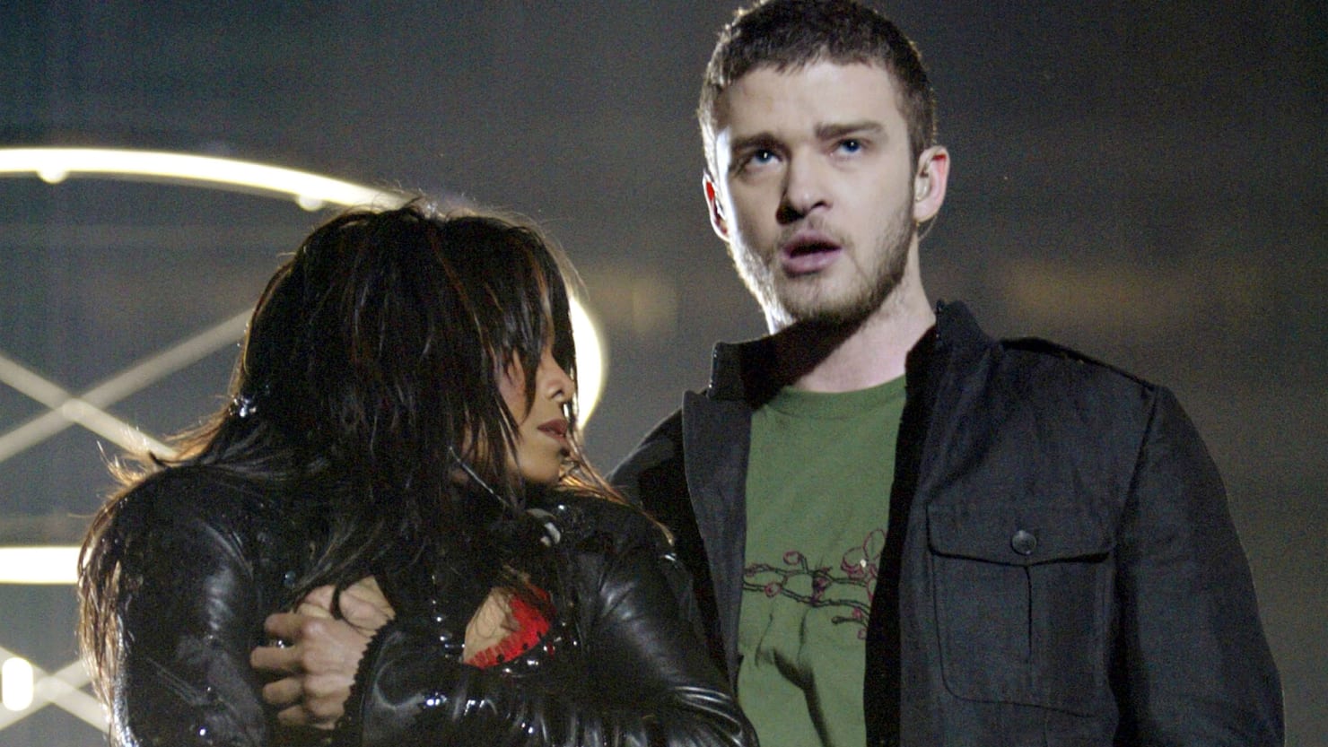 Super Bowl : Justin Timberlake et le scandale du sein nu de Janet Jackson !