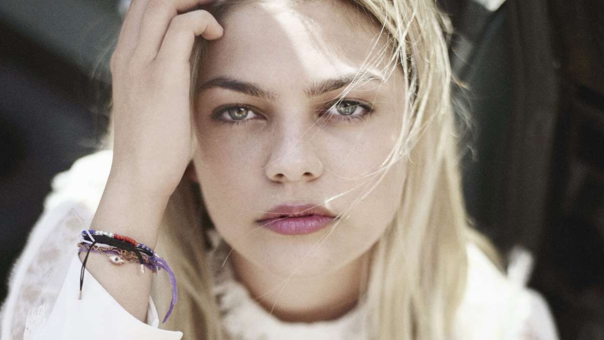 Louane se confie sur ses peines de coeur