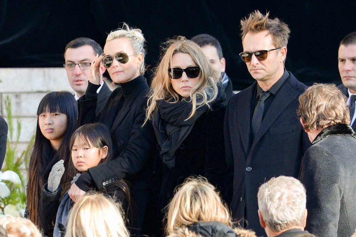 Laeticia Hallyday n'aurait pas appelé Laura Smet et David Hallyday le soir où Johnny est mort